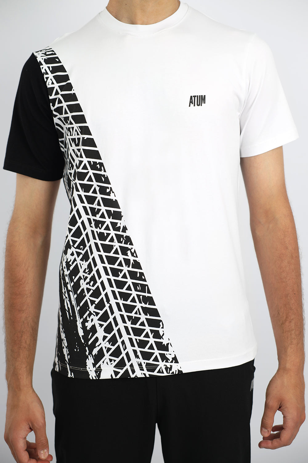 Atum Men's Futuristic Crew-Neck T-shirt