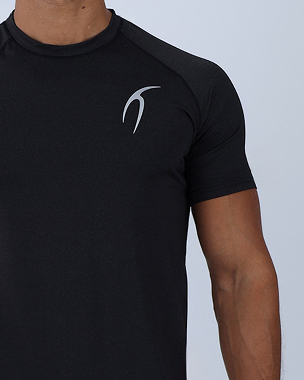 قميص اللياقة البدنية Dri-FIT بأكمام قصيرة