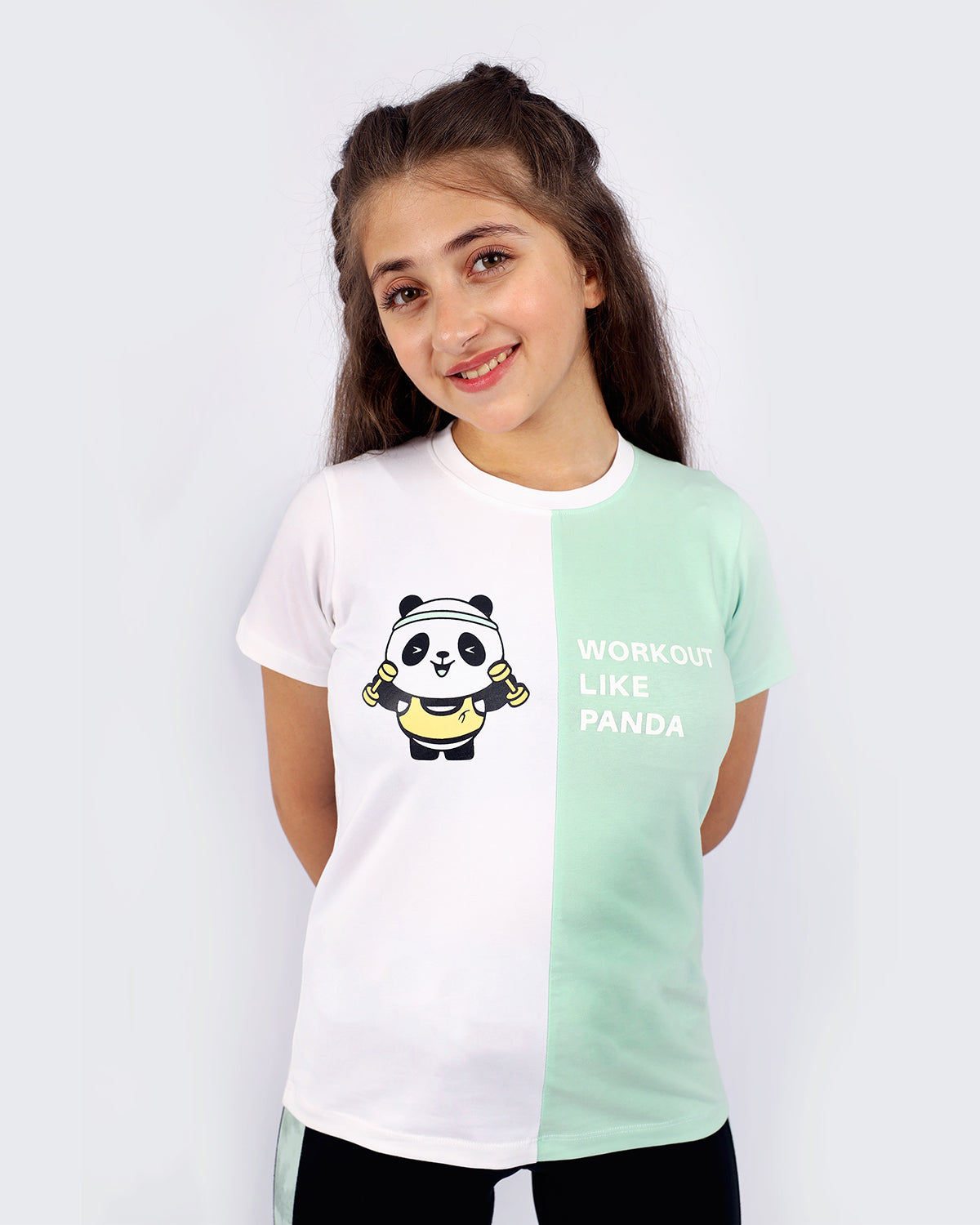 Photo by 𝗔𝗧𝗨𝗠 SPORTSWEAR ® on December 20, 2022. May be an image of 1 girl wears panda green/white t-shirt .