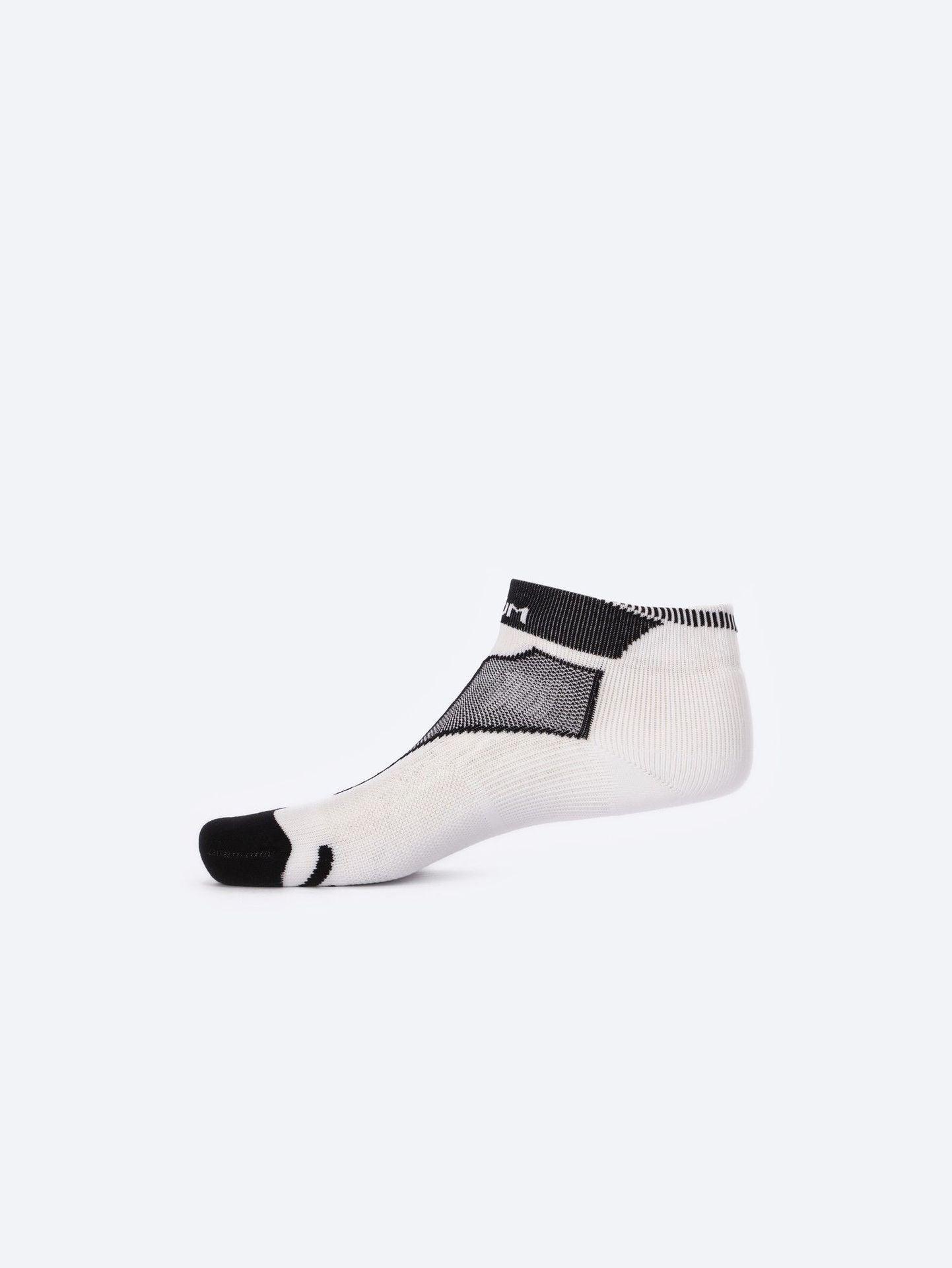 ATUM| Kids Low-Cut Training Socks - white