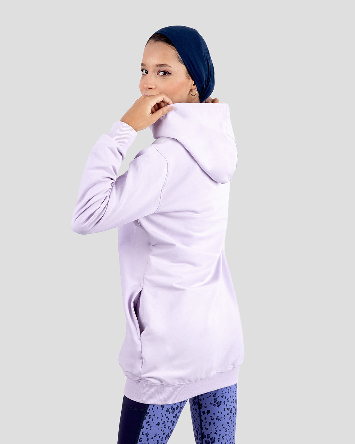 Photo by 𝗔𝗧𝗨𝗠 SPORTSWEAR ® on December 20, 2022. May be an image of 1 woman wears lilac hoodie.