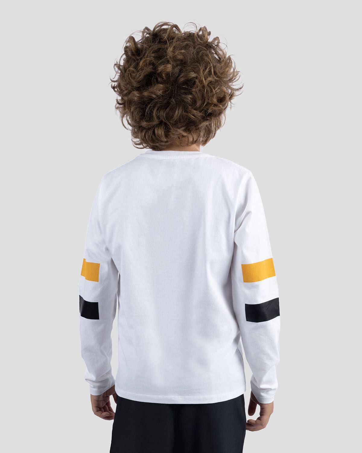 Photo by ð—”ð—§ð—¨ð— SPORTSWEAR Â® on December 20, 2022. May be an image of 1 boy wears a white T-shirt with atum logo.