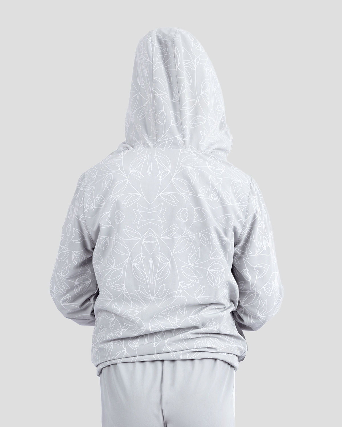 Photo by ð—”ð—§ð—¨ð— SPORTSWEAR Â® on December 20, 2022. May be an image of 1 girl wears gray jacket.