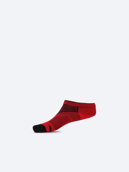 Photo by 𝗔𝗧𝗨𝗠 SPORTSWEAR ® on December 26, 2022. May be of red/black low-cut kid's socks with atum logo