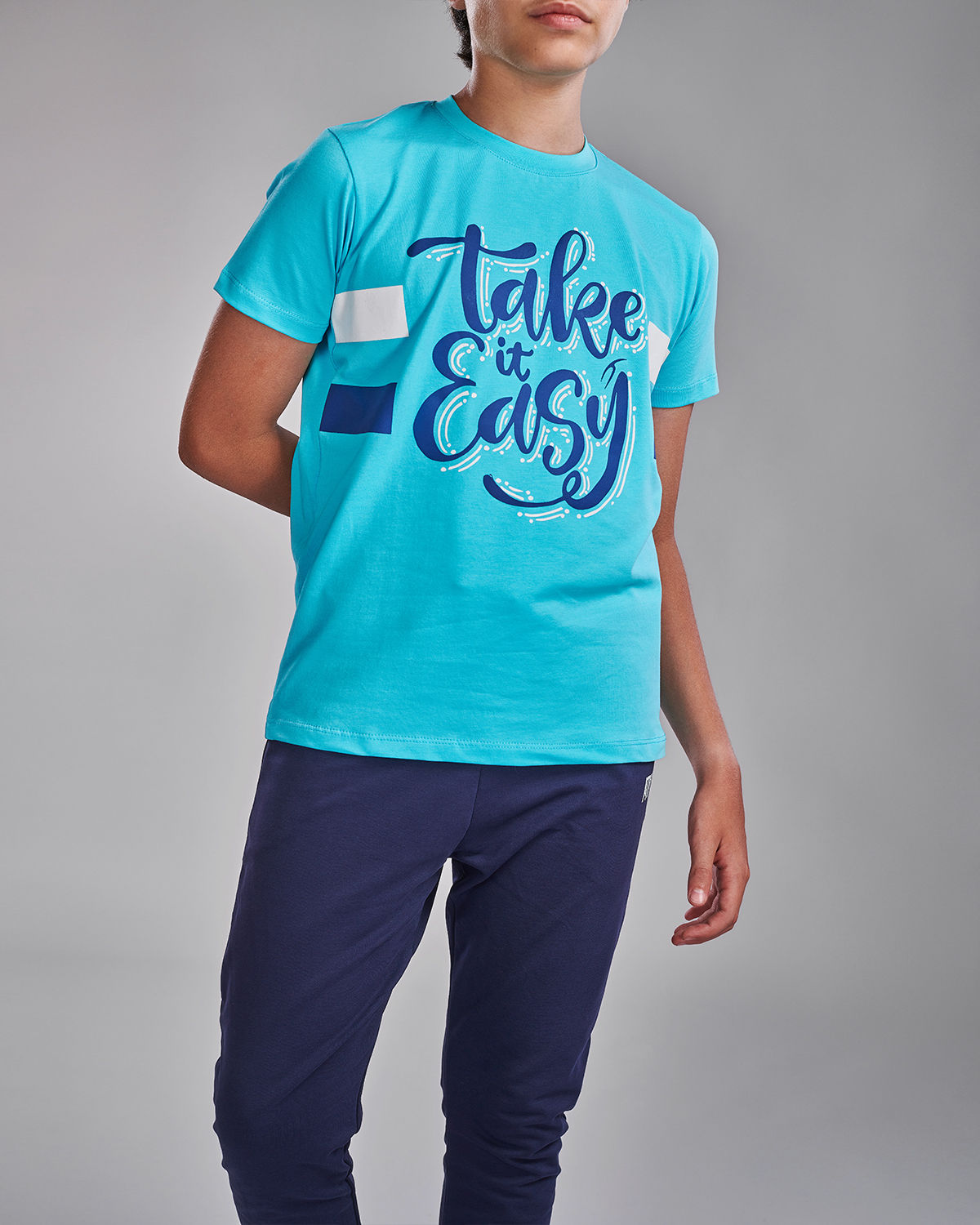Photo by 𝗔𝗧𝗨𝗠 SPORTSWEAR ® on December 20, 2022. May be an image of person wearing a blue t-shirt and text said ''take it easy''.