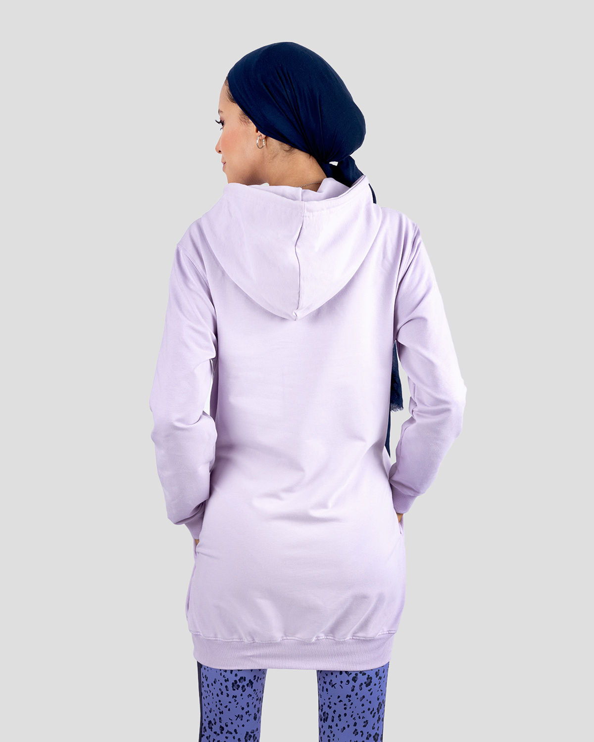 Photo by 𝗔𝗧𝗨𝗠 SPORTSWEAR ® on December 20, 2022. May be an image of 1 woman wears lilac hoodie.